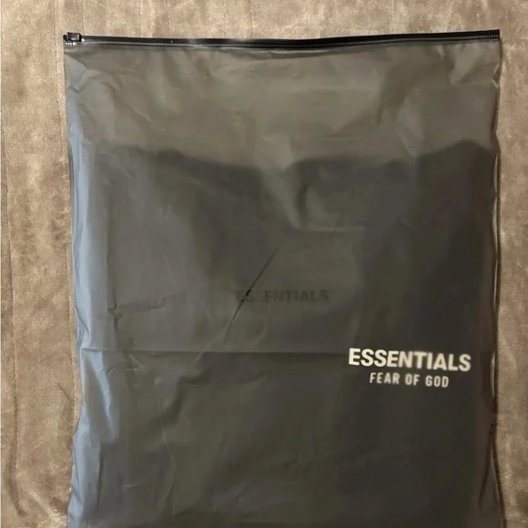 NEW Fear of God Essentials Black Hoodie 100% Authentic - Picture 4 of 4